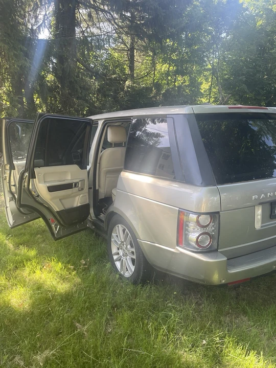 2011 Land Rover Range Rover L322 - Image 2 of 13