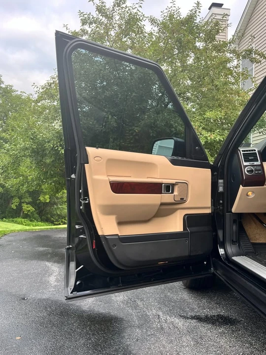 2011 Land Rover Range Rover L322 - Image 9 of 20