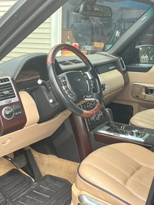 2011 Land Rover Range Rover L322 - Image 10 of 20