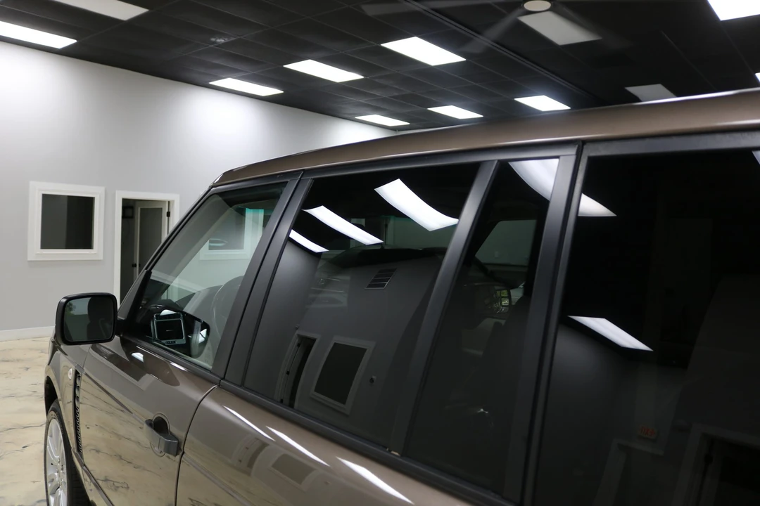 2011 Land Rover Range Rover L322 - Image 17 of 31
