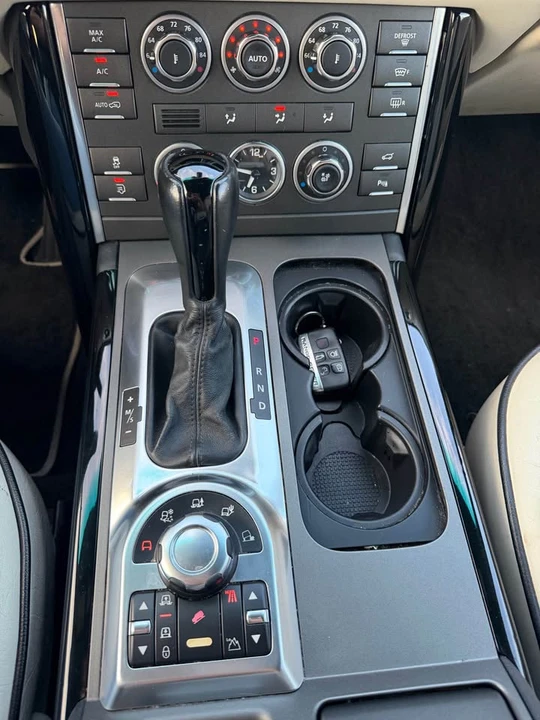 2011 Land Rover Range Rover L322 - Image 11 of 18