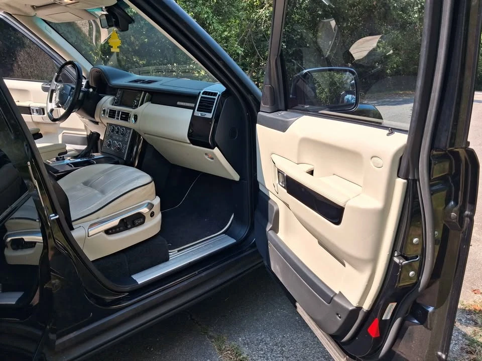 2011 Land Rover Range Rover L322 - Image 11 of 20