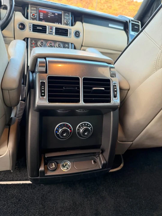 2011 Land Rover Range Rover L322 - Image 15 of 18