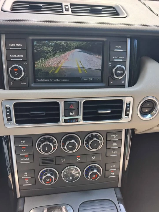 2011 Land Rover Range Rover L322 - Image 4 of 20