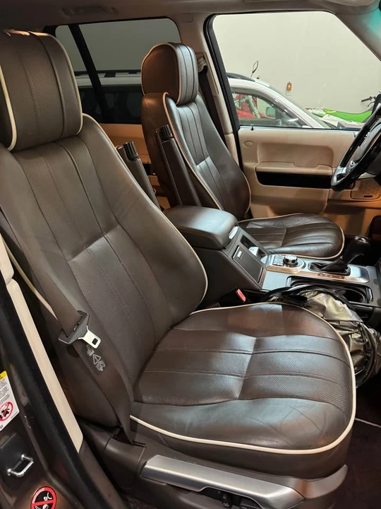 2011 Land Rover Range Rover L322 - Image 17 of 19