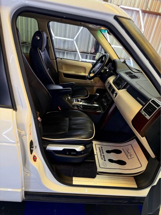2011 Land Rover Range Rover L322 - Image 5 of 12