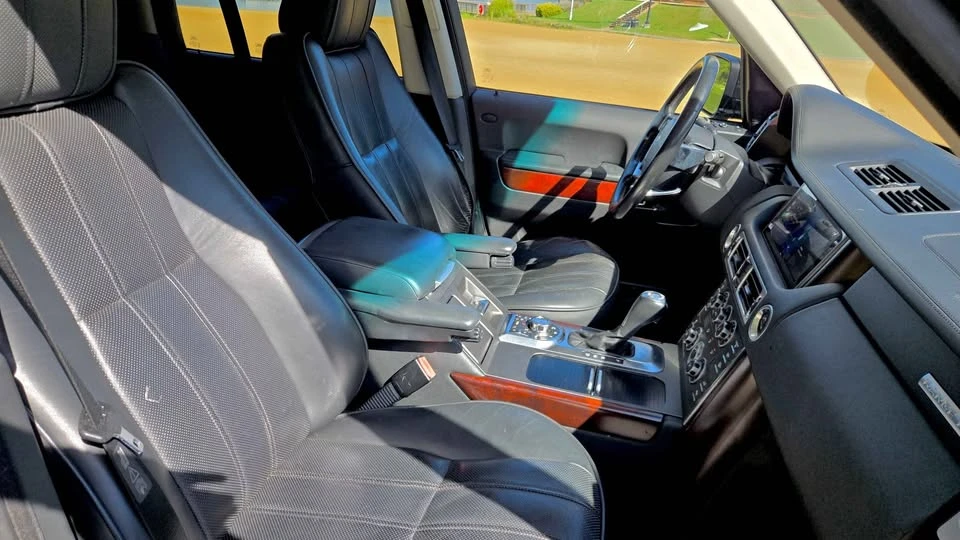2011 Land Rover Range Rover L322 - Image 10 of 20