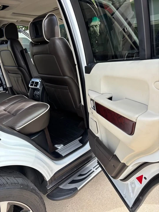 2011 Land Rover Range Rover L322 - Image 9 of 10