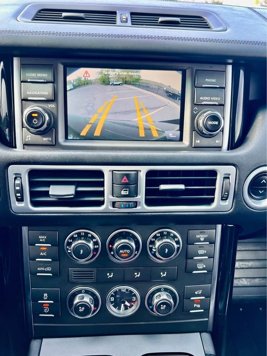 2011 Land Rover Range Rover L322 - Image 11 of 15