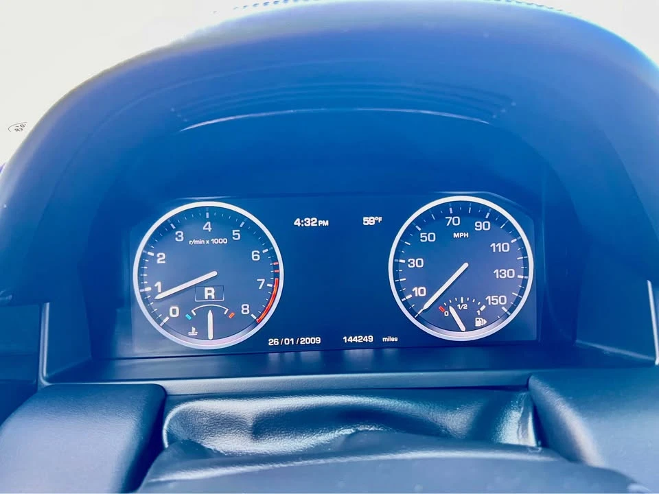 2011 Land Rover Range Rover L322 - Image 10 of 15