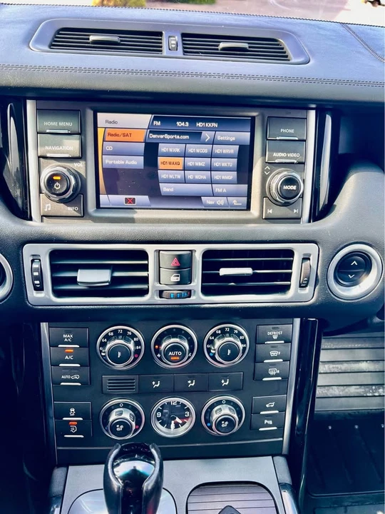 2011 Land Rover Range Rover L322 - Image 9 of 15