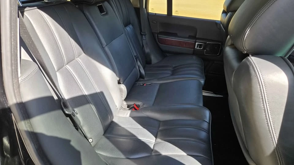 2011 Land Rover Range Rover L322 - Image 11 of 20