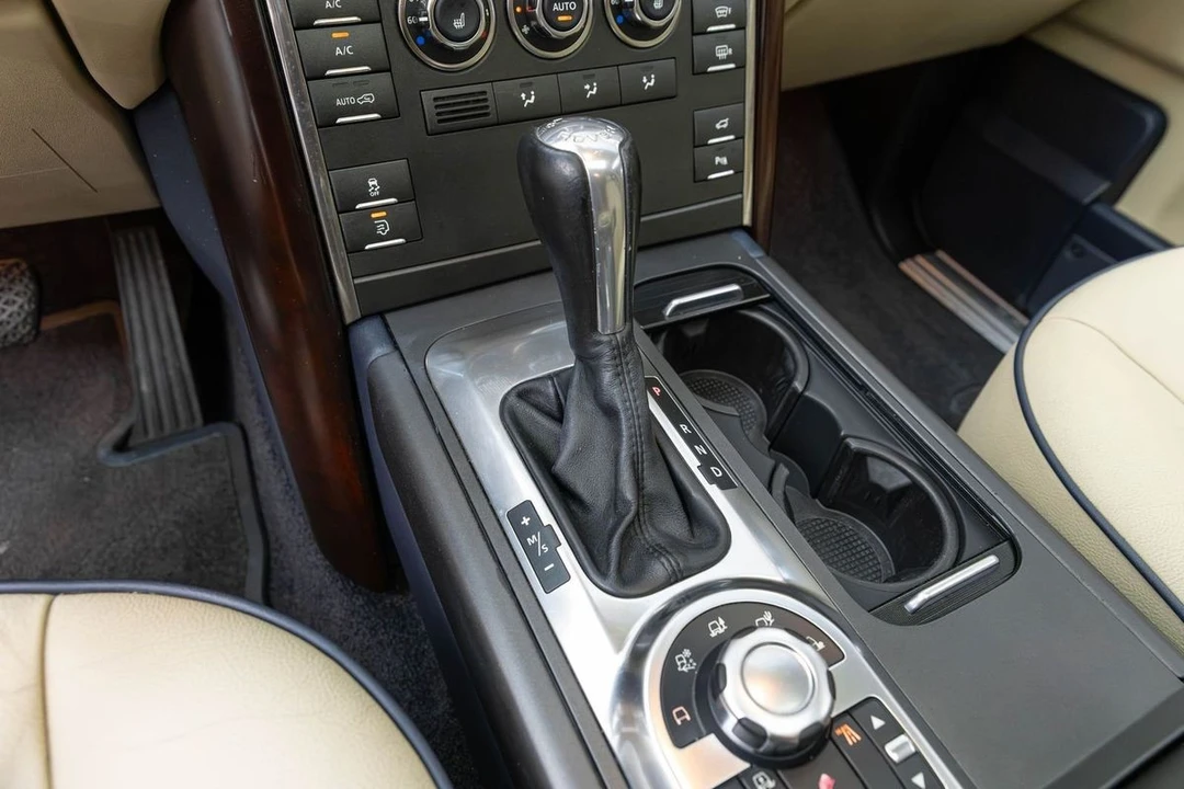 2011 Land Rover Range Rover L322 - Image 30 of 31