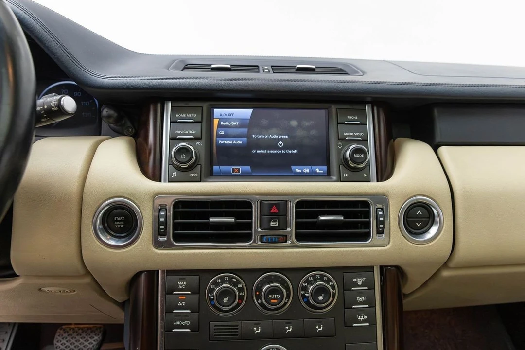 2011 Land Rover Range Rover L322 - Image 22 of 31