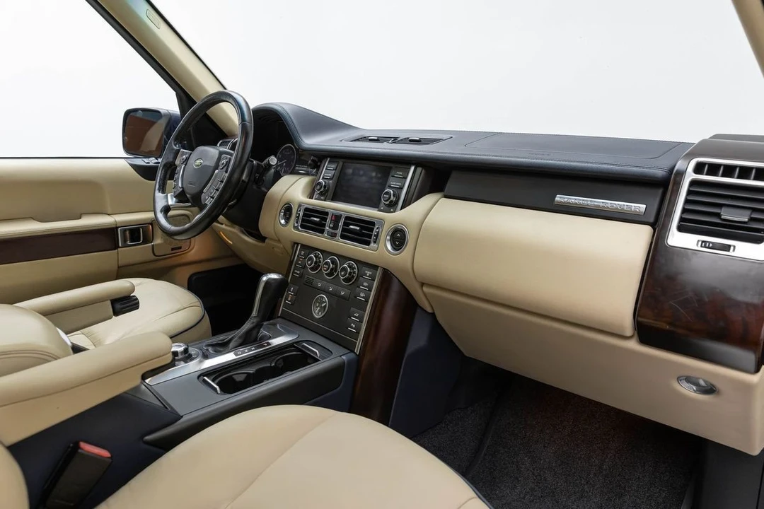2011 Land Rover Range Rover L322 - Image 20 of 31