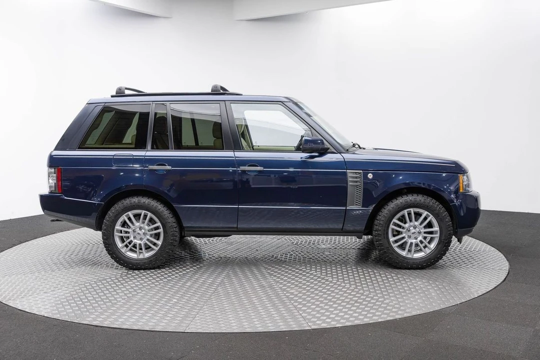 2011 Land Rover Range Rover L322 - Image 9 of 31