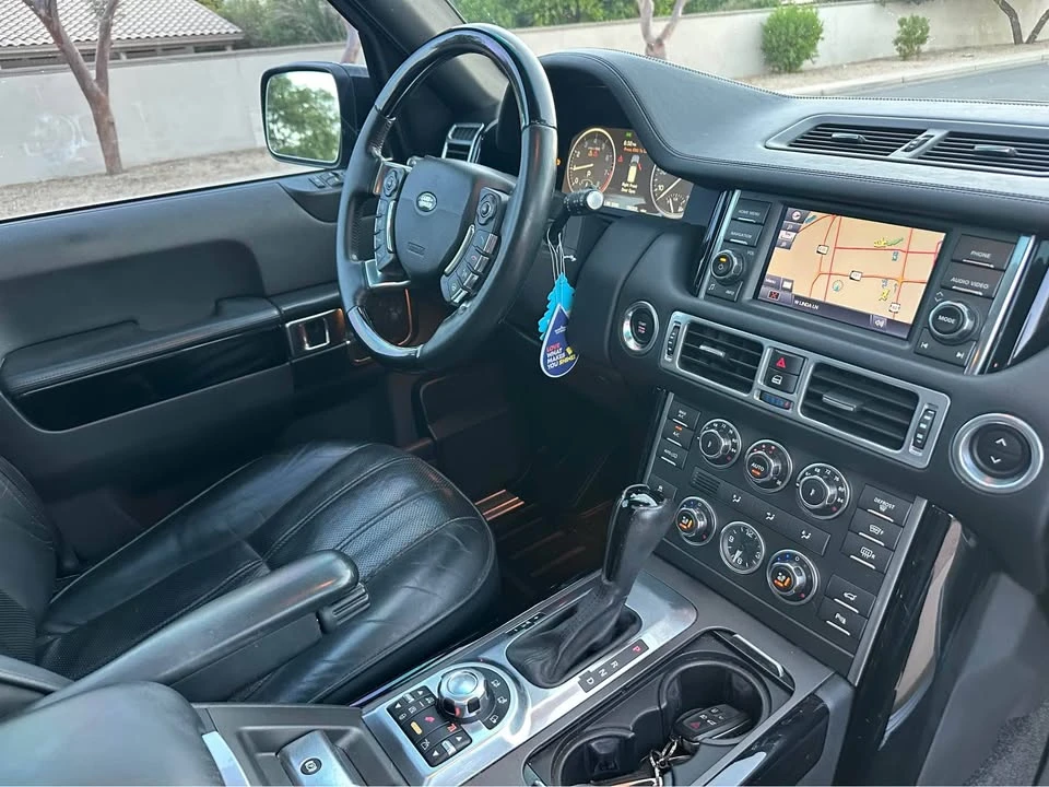 2011 Land Rover Range Rover L322 - Image 16 of 20