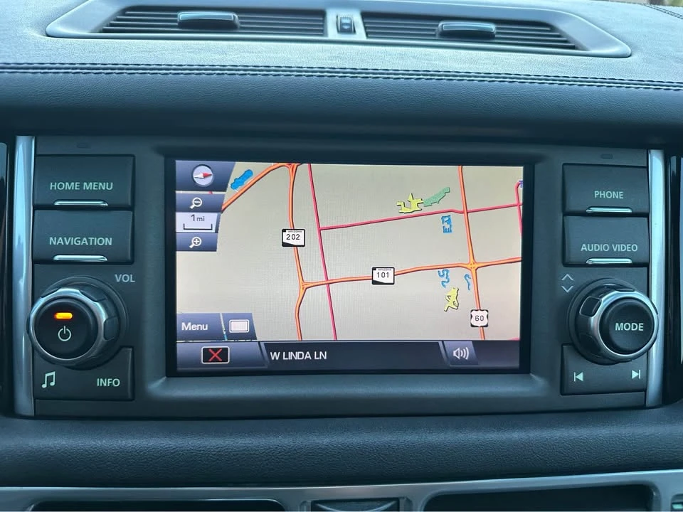 2011 Land Rover Range Rover L322 - Image 10 of 20