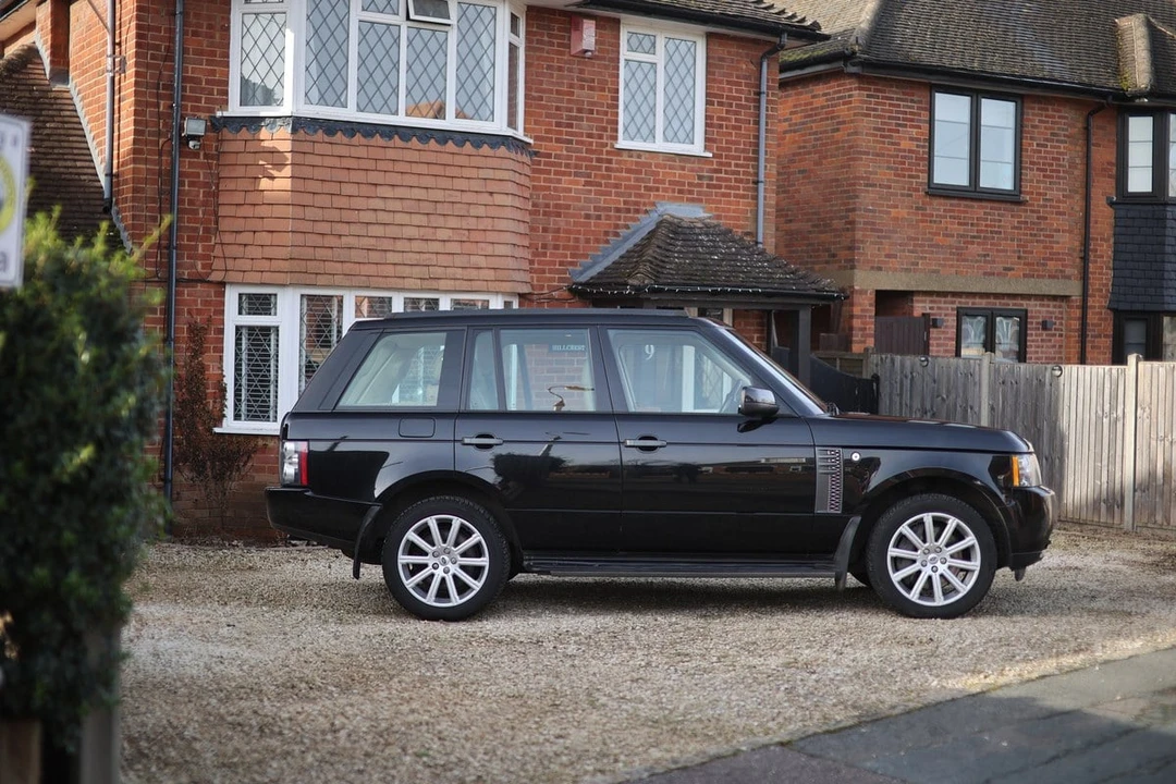 2011 Land Rover Range Rover L322 - Image 14 of 30