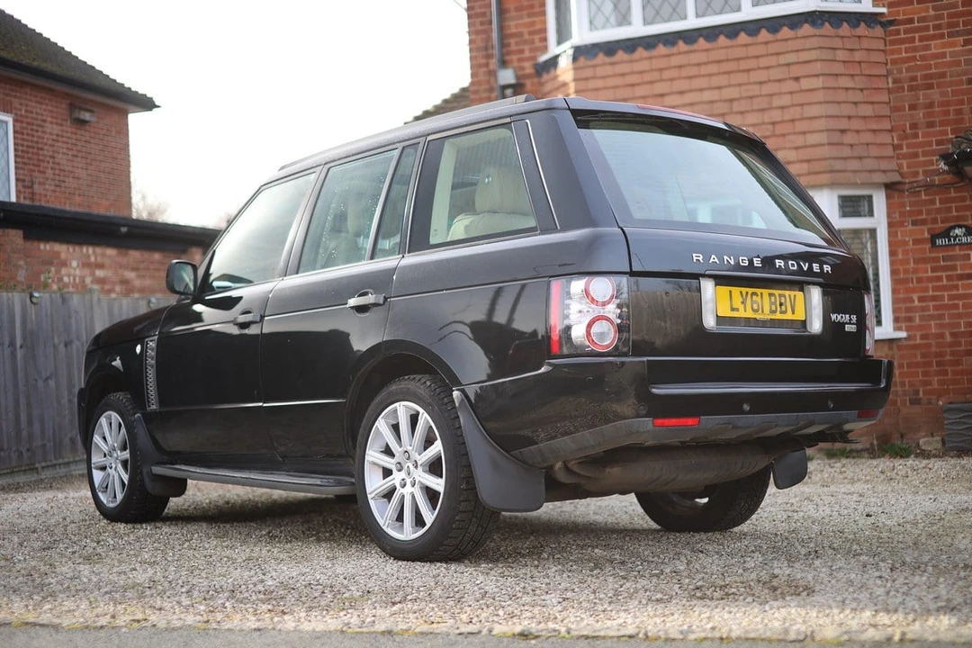 2011 Land Rover Range Rover L322 - Image 13 of 30