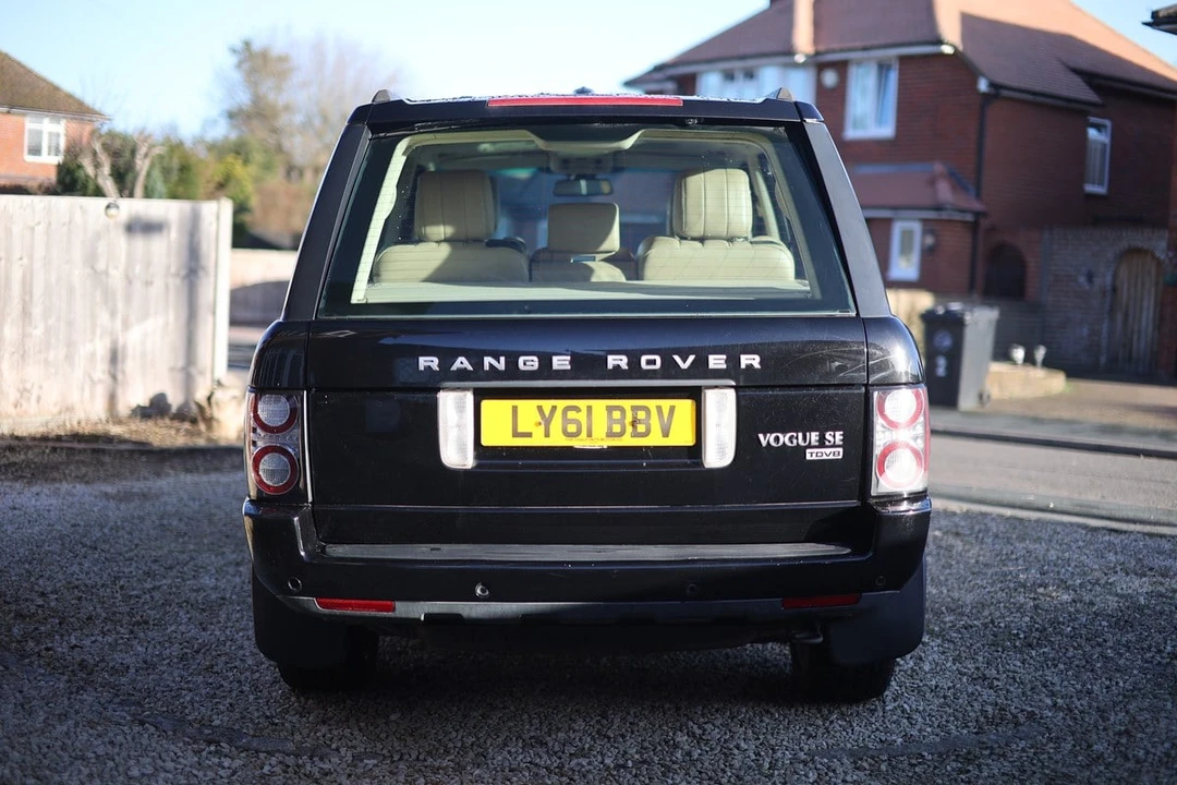 2011 Land Rover Range Rover L322 - Image 7 of 30