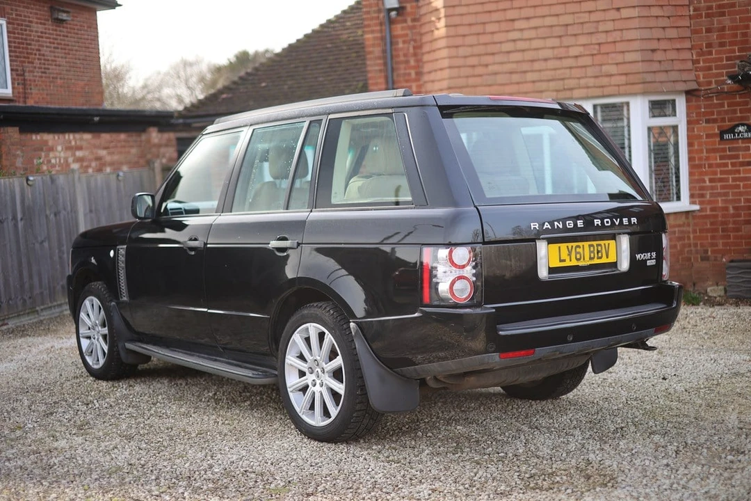 2011 Land Rover Range Rover L322 - Image 12 of 30
