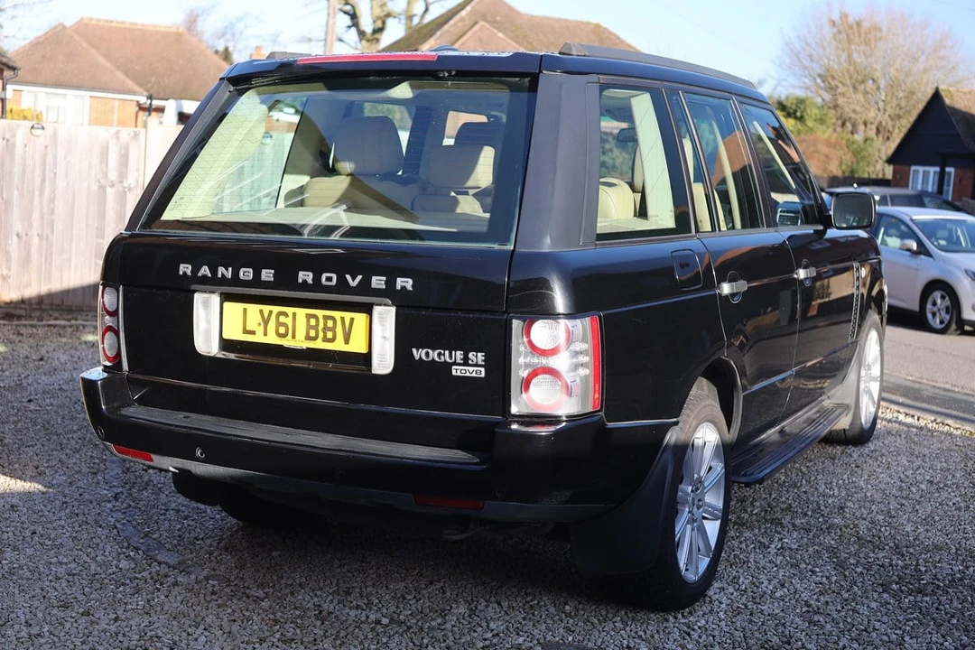 2011 Land Rover Range Rover L322 - Image 6 of 30