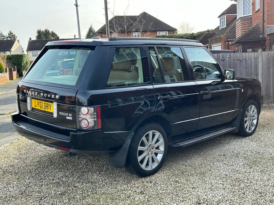 2011 Land Rover Range Rover L322 - Image 20 of 30