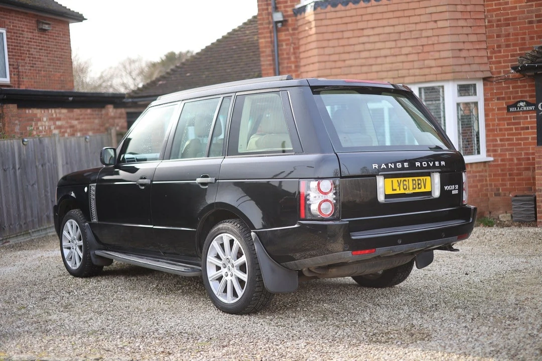 2011 Land Rover Range Rover L322 - Image 10 of 30