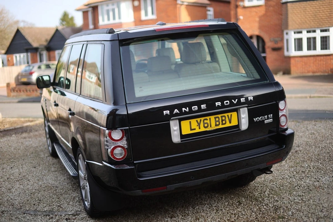 2011 Land Rover Range Rover L322 - Image 15 of 30
