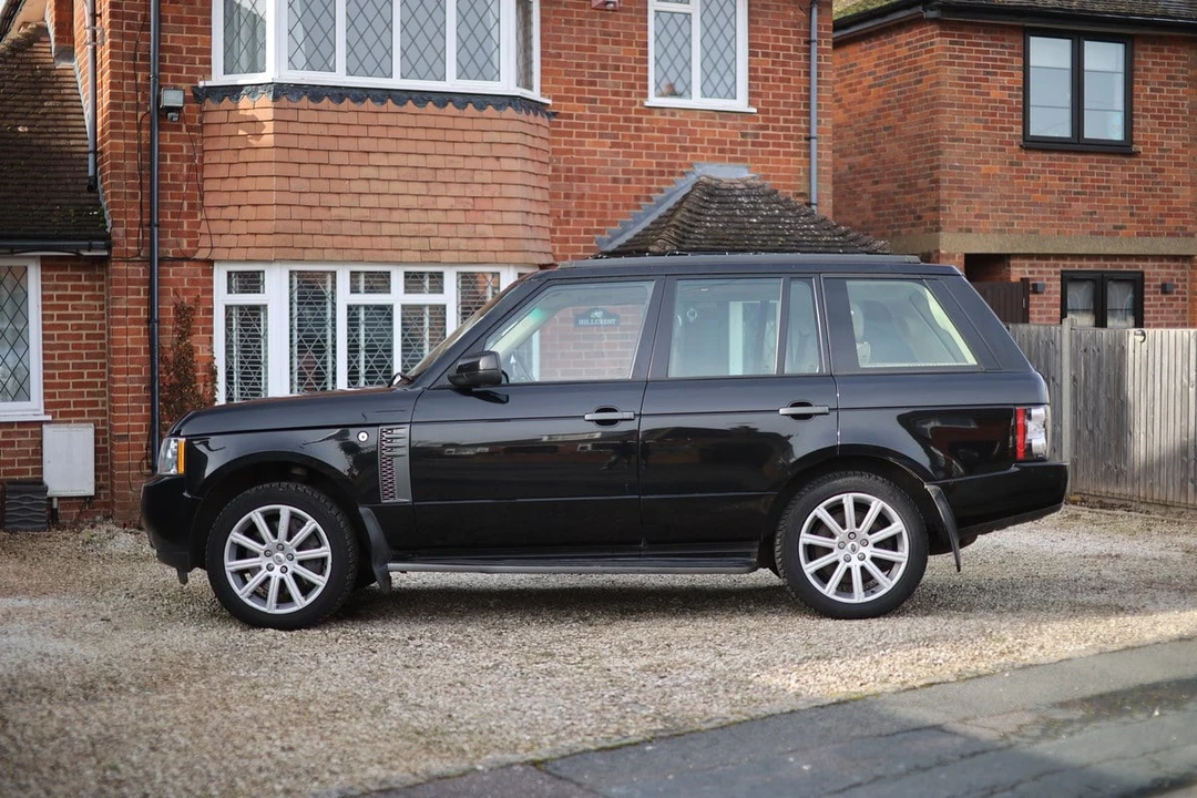 2011 Land Rover Range Rover L322 - Image 9 of 30