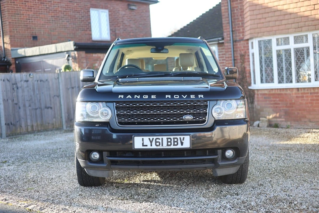 2011 Land Rover Range Rover L322 - Image 2 of 30