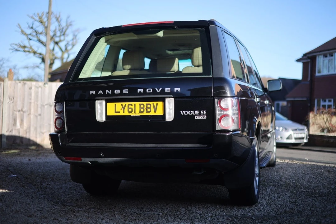 2011 Land Rover Range Rover L322 - Image 8 of 30