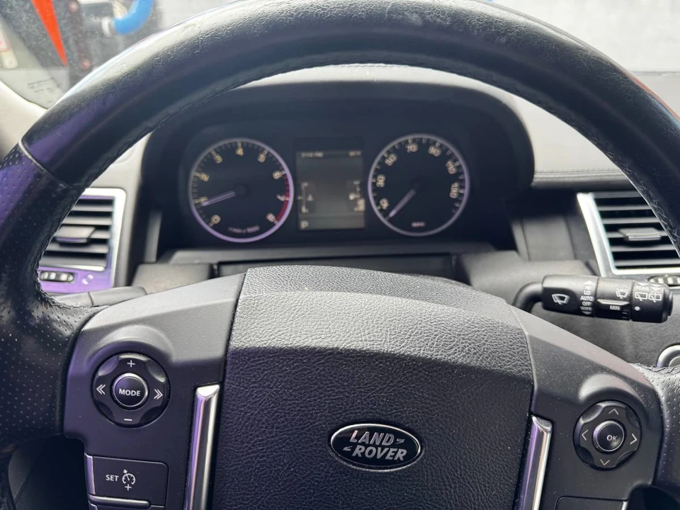 2011 Land Rover Range Rover L322 - Image 4 of 11