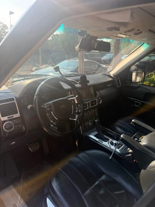 2011 Land Rover Range Rover L322 - Image 9 of 12