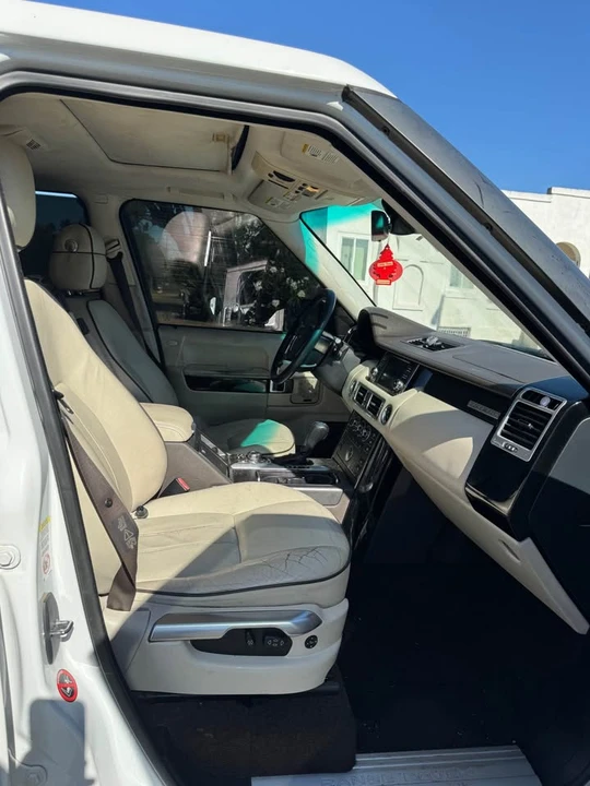 2011 Land Rover Range Rover L322 - Image 10 of 11