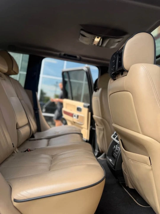 2011 Land Rover Range Rover L322 - Image 9 of 19
