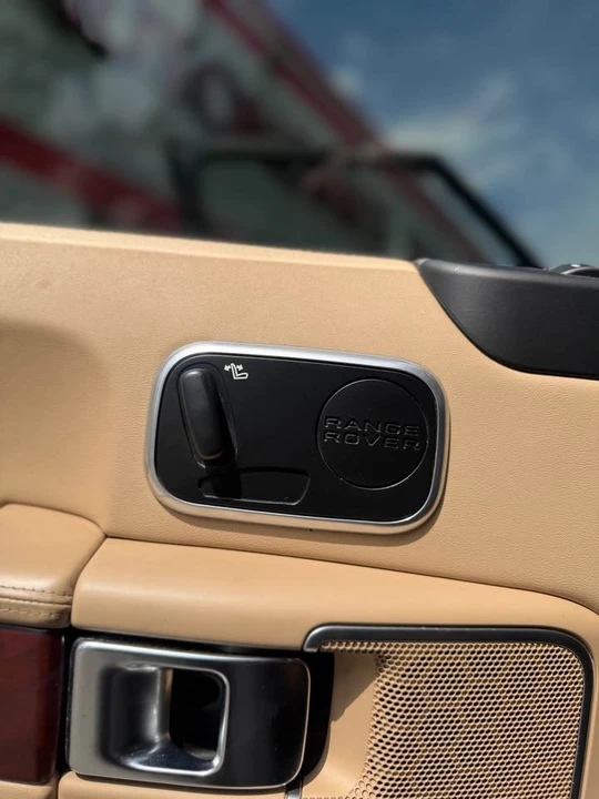 2011 Land Rover Range Rover L322 - Image 10 of 19