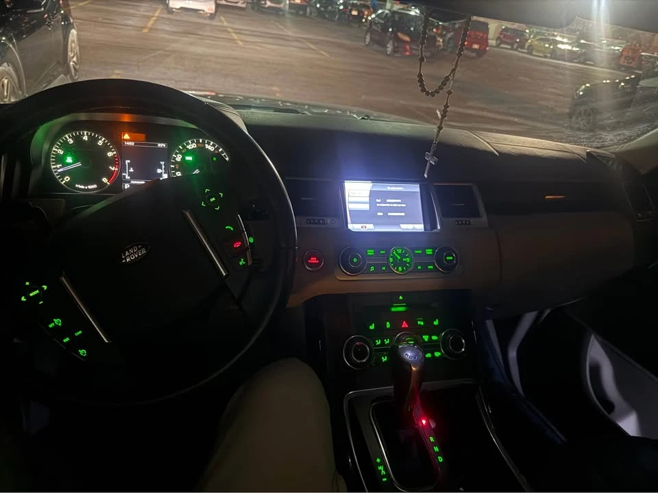2011 Land Rover Range Rover L322 - Image 8 of 9