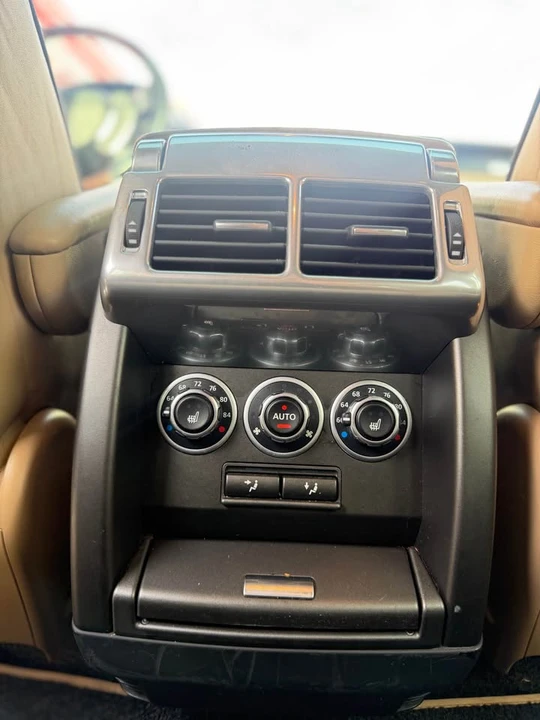 2011 Land Rover Range Rover L322 - Image 11 of 19