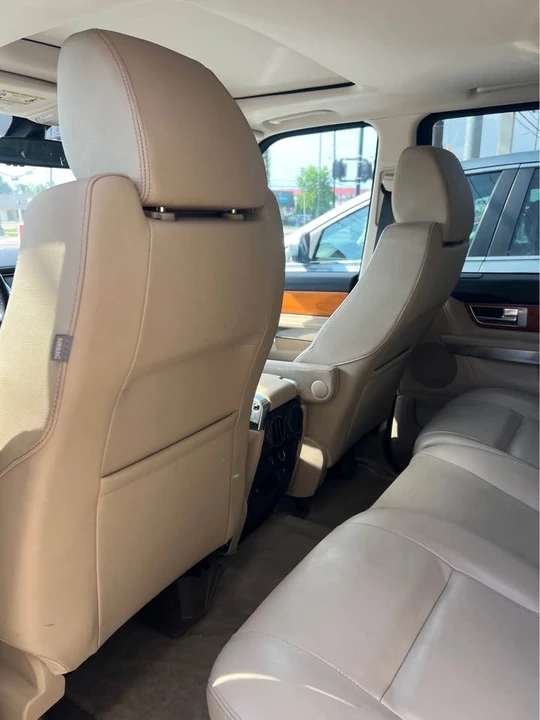 2011 Land Rover Range Rover L322 - Image 5 of 11