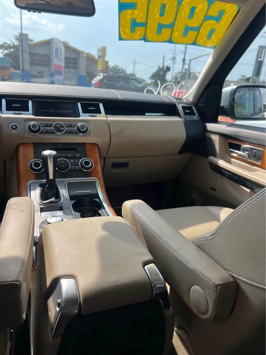 2011 Land Rover Range Rover L322 - Image 8 of 11