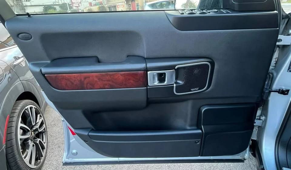 2011 Land Rover Range Rover L322 - Image 9 of 20