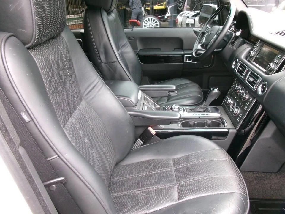 2011 Land Rover Range Rover L322 - Image 12 of 20