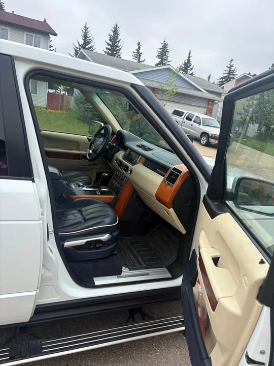 2011 Land Rover Range Rover L322 - Image 9 of 12