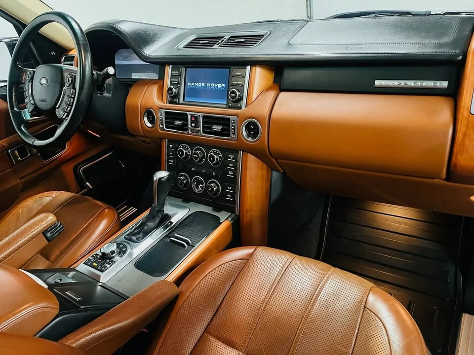 2011 Land Rover Range Rover L322 - Image 19 of 20