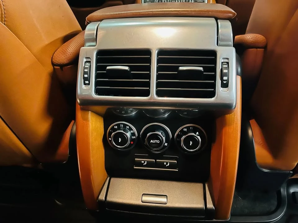 2011 Land Rover Range Rover L322 - Image 17 of 20