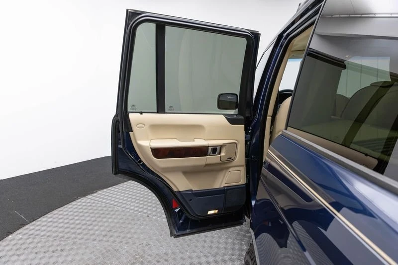 2011 Land Rover Range Rover L322 - Image 12 of 20
