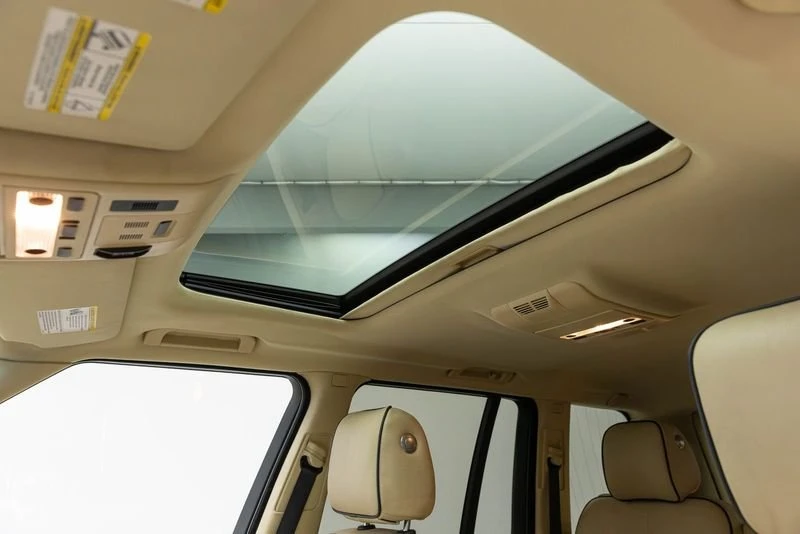 2011 Land Rover Range Rover L322 - Image 18 of 20