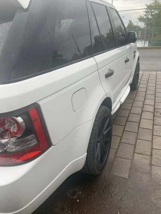 2011 Land Rover Range Rover L322 - Image 2 of 18